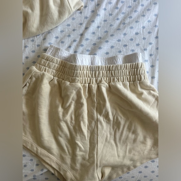 Daily Drills Cream Set - Picture 4 of 4